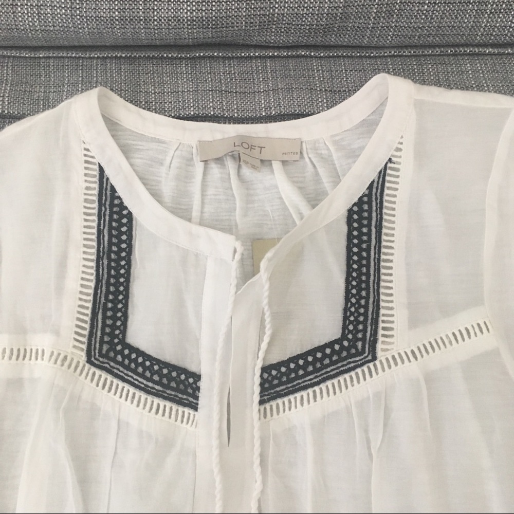 💌 Ann Taylor white embroidered peasant top - Picture 6 of 6